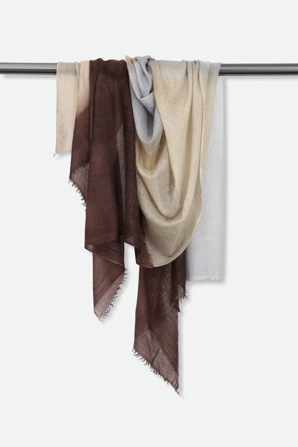 NATURAL GOLD SCARF IN HAND DYED CASHMERE - Image 4