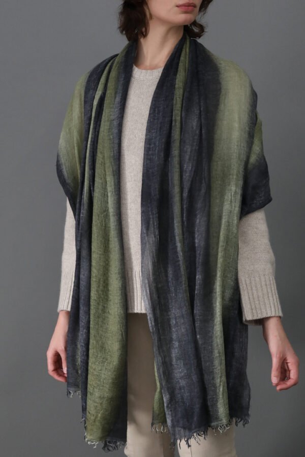 BRONZE BANDA SCARF IN HAND DYED CASHMERE - Image 2