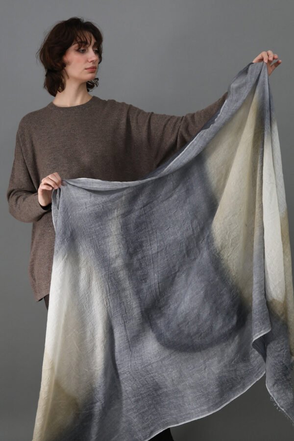 LUNAR NIGHT SCARF IN HAND DYED CASHMERE - Image 5