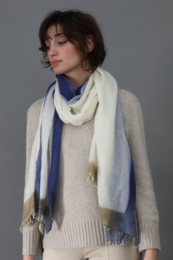 MALTA SCARF IN HAND DYED CASHMERE - Image 2